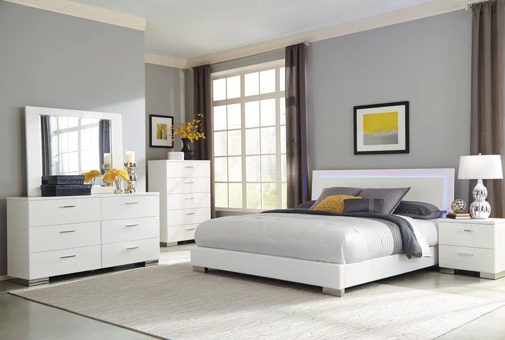 Queen Panel Bed with LED Lighting Glossy White G189