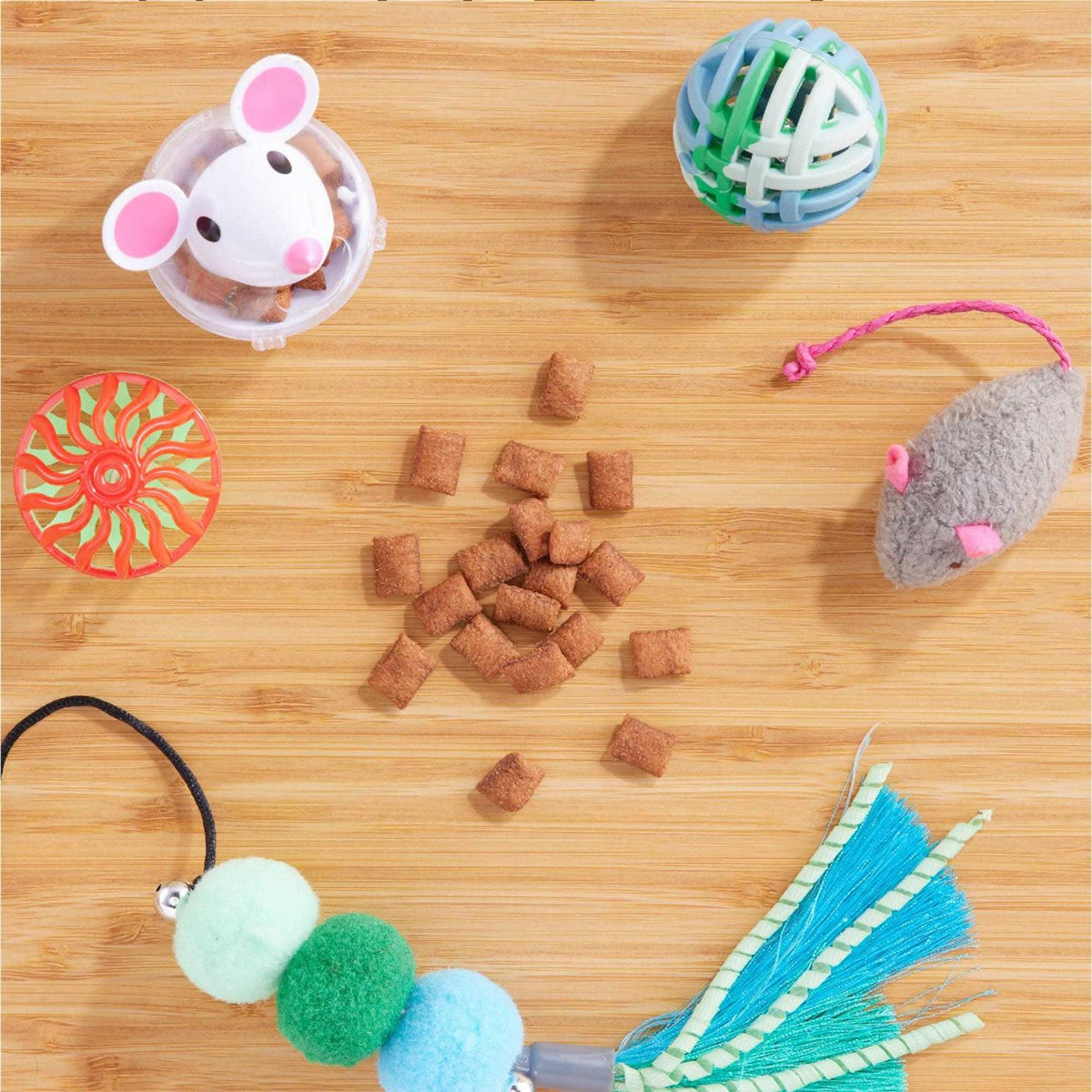 Savory Salmon Flavor Cat Treats P496