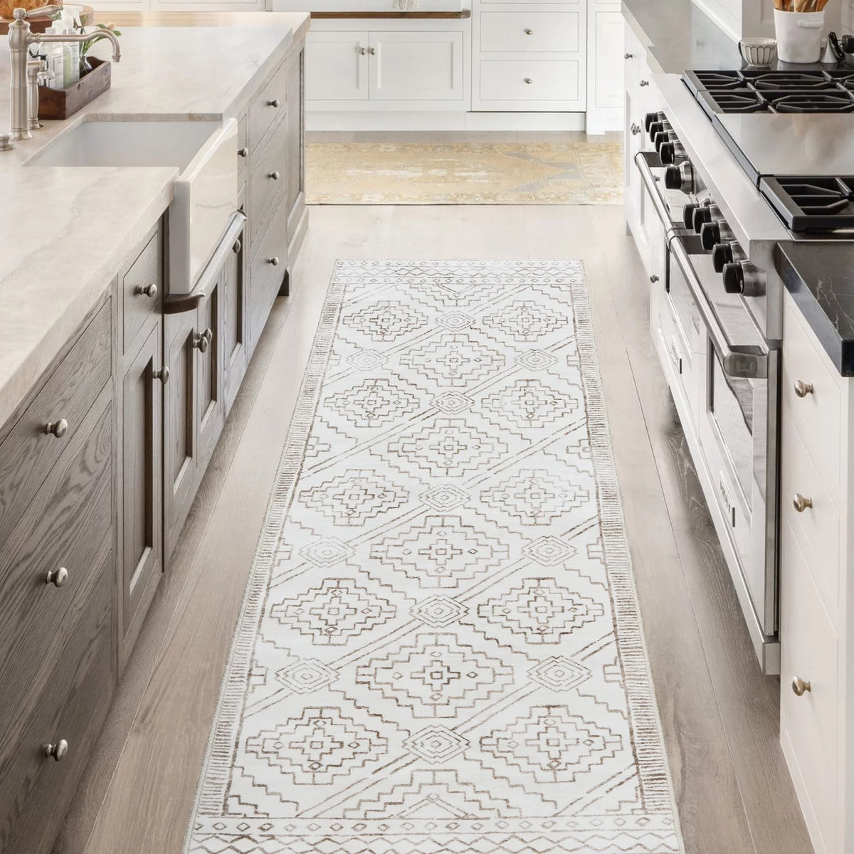 Taupe 2X5 Area Rug I831423