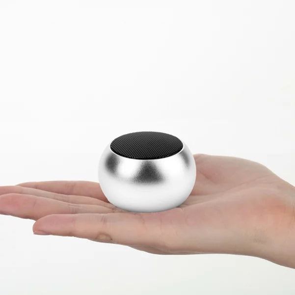 Mini Wireless Speaker with Remote Shutter and Microphone I7647