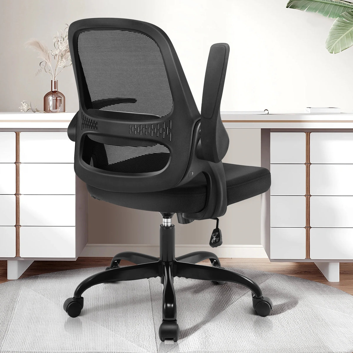 Black Office Chair with Flip-up Armrests I52634