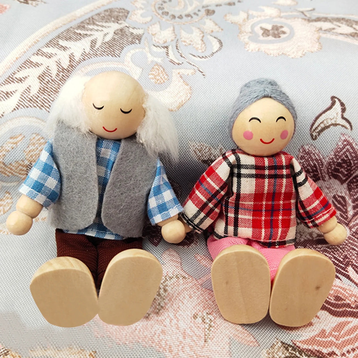 7Pcs/Set Mini Wooden Movable Jointed Doll L5639