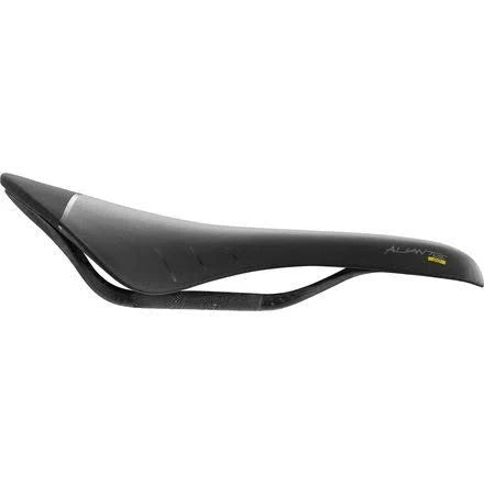 Carbon Braided Saddle A242
