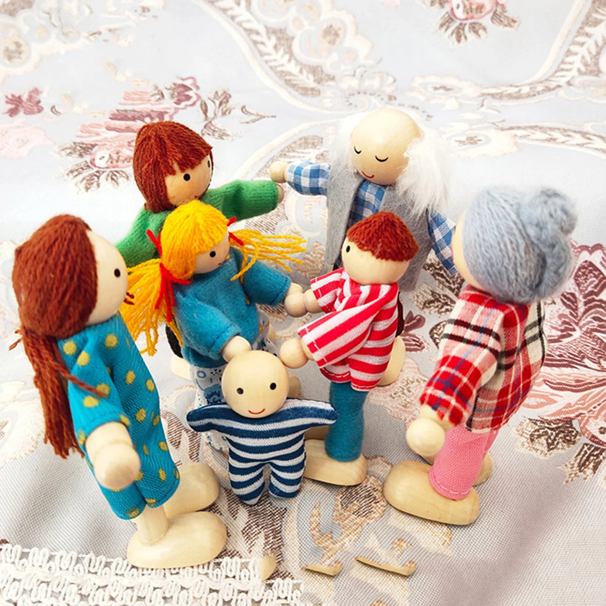 7Pcs/Set Mini Wooden Movable Jointed Doll L5639