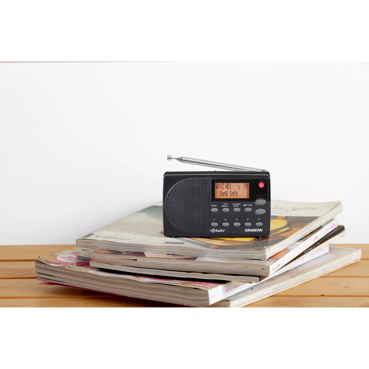 Portable AM/FM Radio Black N3941